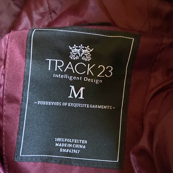 Track 23 NWOT Winter puffy jacket in grape purple. With hood - Picture 3 of 3